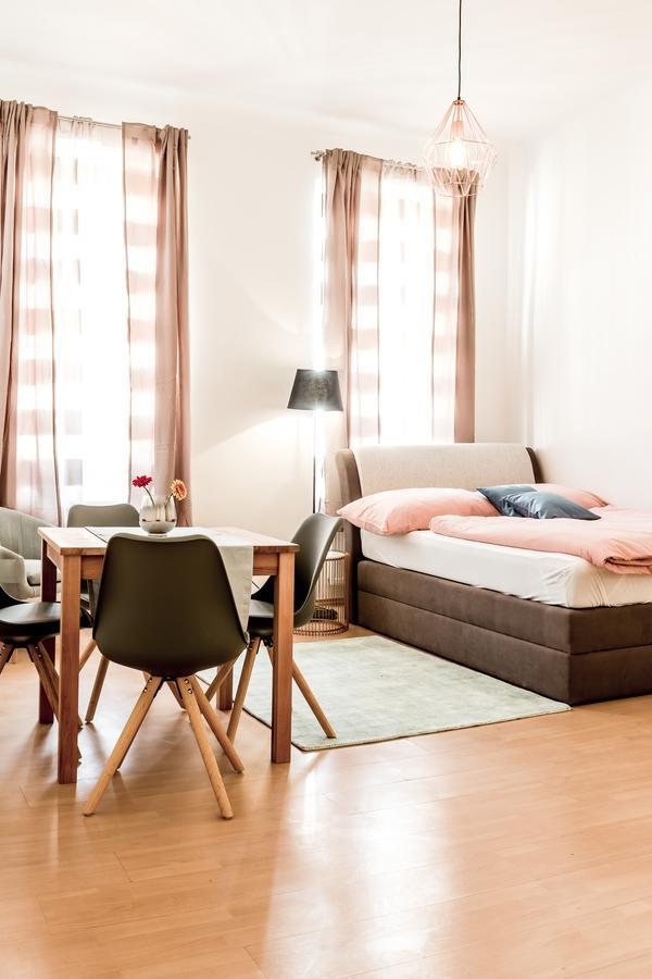 Holiday & Business Apartments 1160 Wina Bagian luar foto